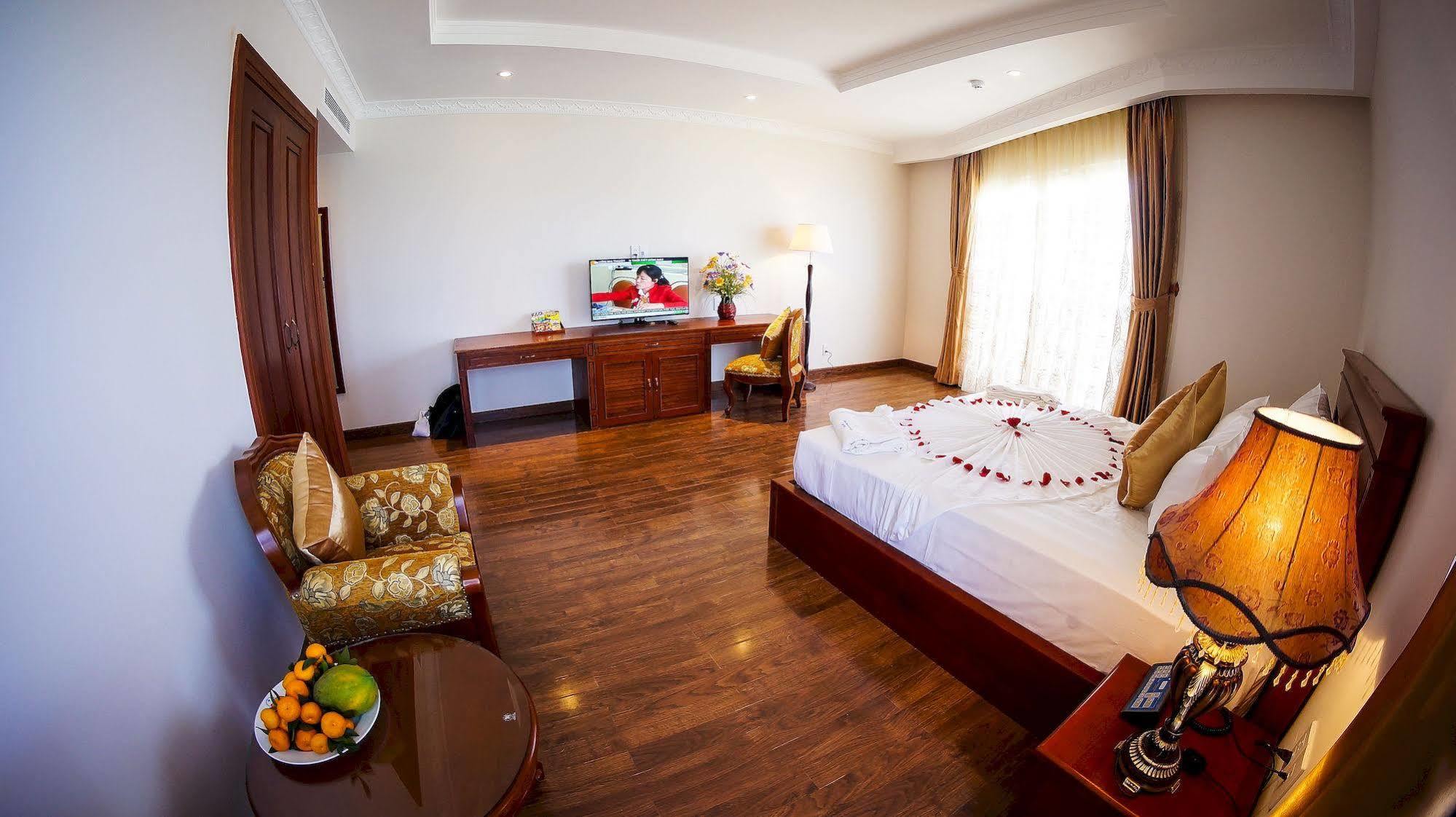 Nha Trang Palace Hotel Exterior photo